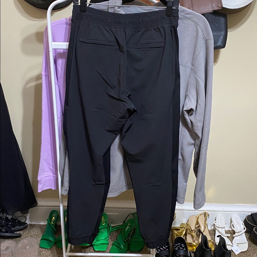 ATHLETA BROOKLYN JOGGERS LINED WOMEN’S SZ 6 BLACK NWOT TEXTURED ZIPPER POCKETS - Picture 9 of 9
